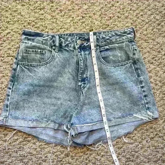 PacSun Mom Short Acid Wash Distressed 90s Cuffed Hem Jean Short Women’s Size 29. - Picture 4 of 12
